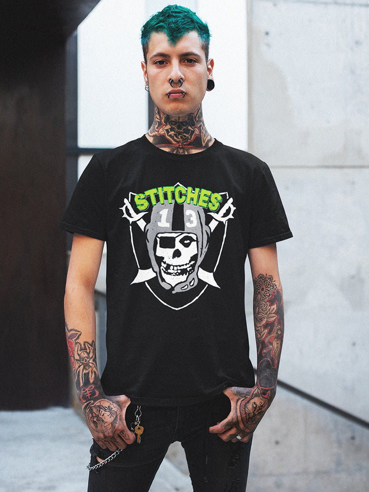 13stitches tattooed man wearing Totenkopf Motiv Skull design on a black t-shirt, streetwear, tattoo clothing