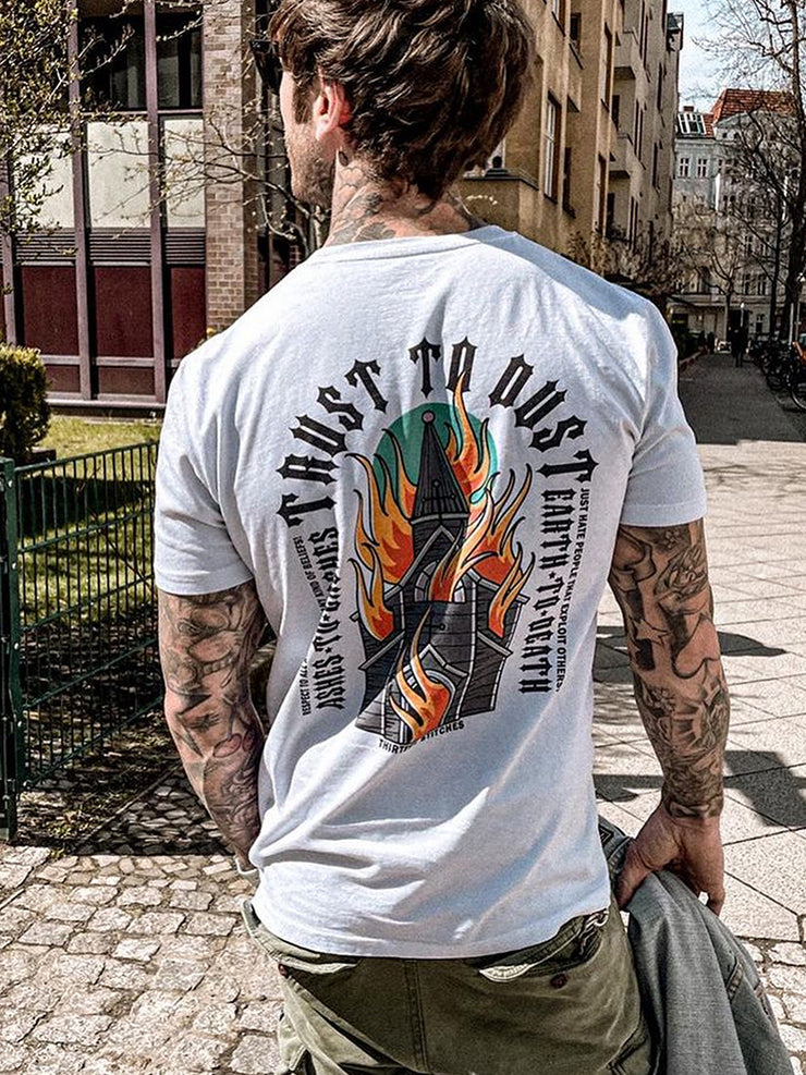 13Stitches Clothing, trust to dust, fire, feuer, tattooed man wearing white tshirt with tattoo design of fire, taetowierter mann trägt weisses t-shirt mit tattoo motiv von feuer